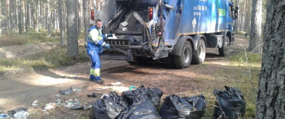 Регоператор поддержал акцию волонтеров по уборке мусора в Приозерском районе