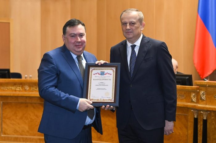 Глава регоператора Антон Бучнев получил награду Ленинградской области