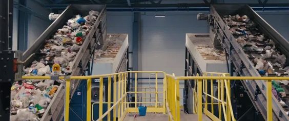 Что происходит с твердыми коммунальными отходами после их попадания на первый в регионе комплекс по обработке отходов КПО «Кингисепп»?